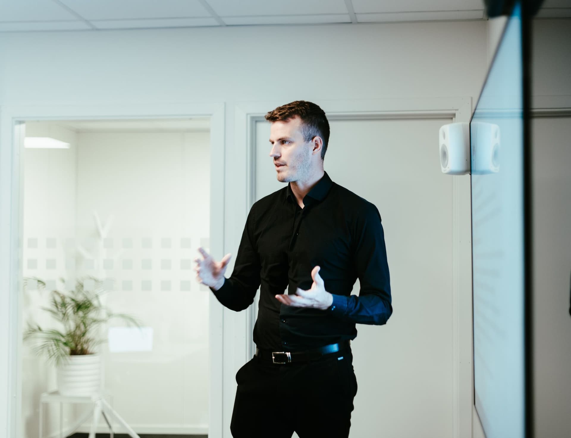 Cato Andersen i en presentasjon for en ledergruppe